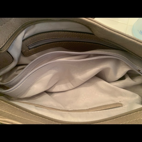 Tan purse - Picture 2 of 2